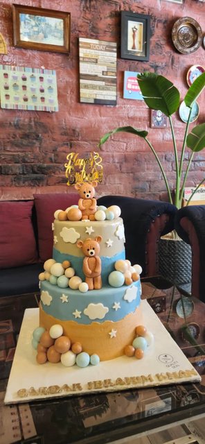 A custom cake made at The Vintage Home