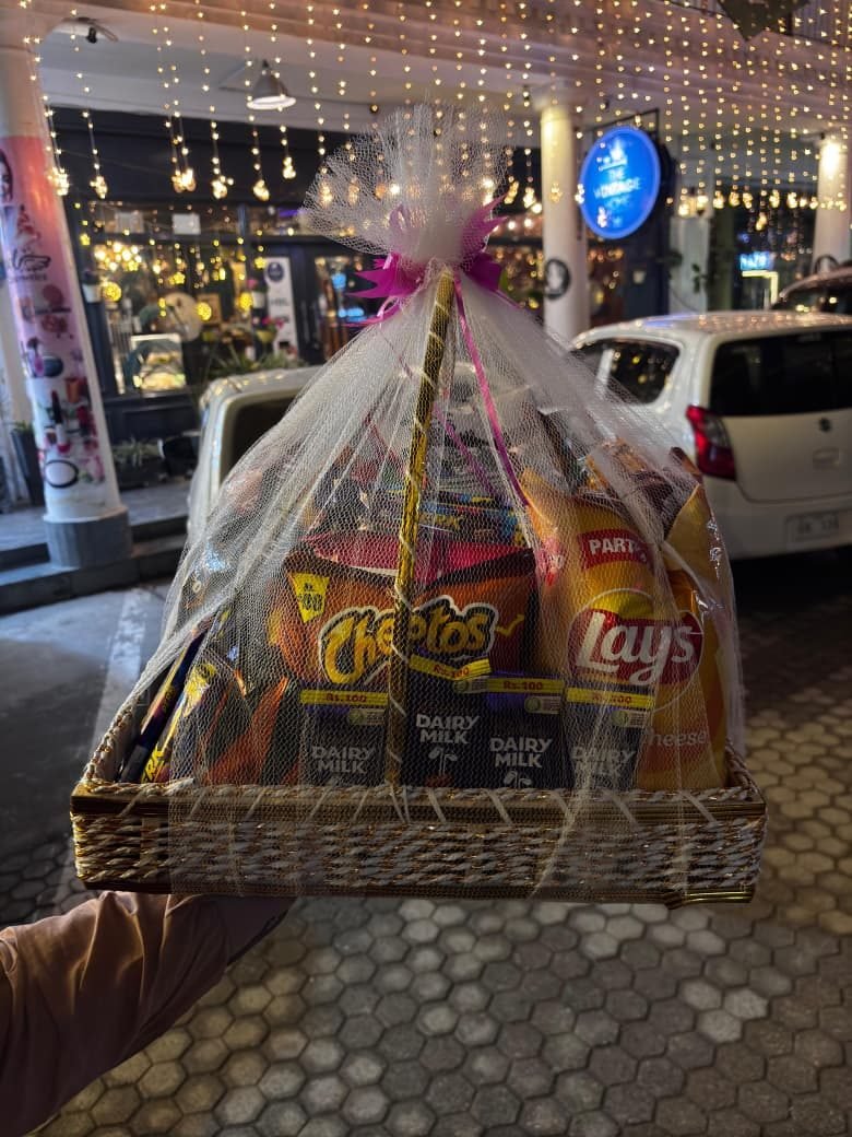 A medium snack basket, wrapped